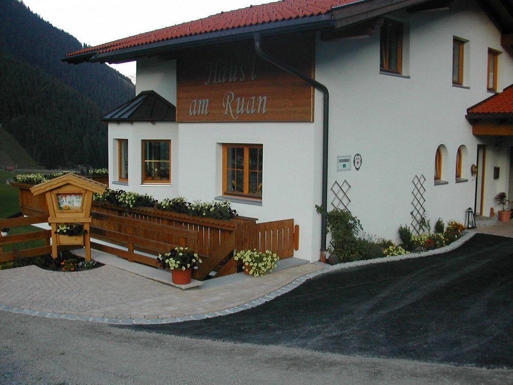Haeus'L Am Ruan Aparthotel Берванг Екстериор снимка