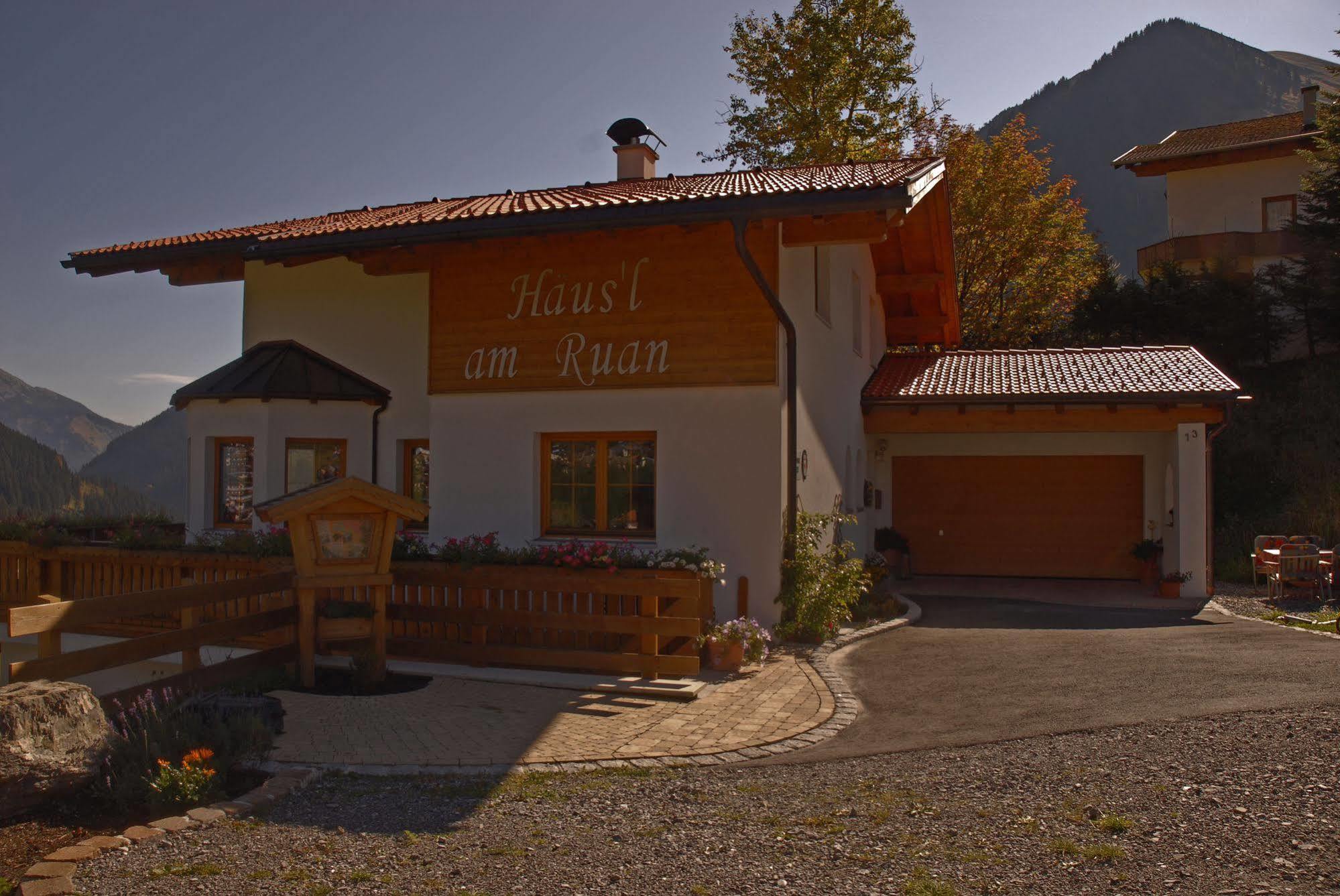 Haeus'L Am Ruan Aparthotel Берванг Екстериор снимка